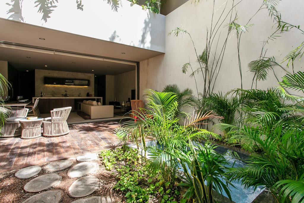 Eco-Chic Design Condos Wrapped In Nature'S Elements By Stella Rentals تولوم الغرفة الصورة