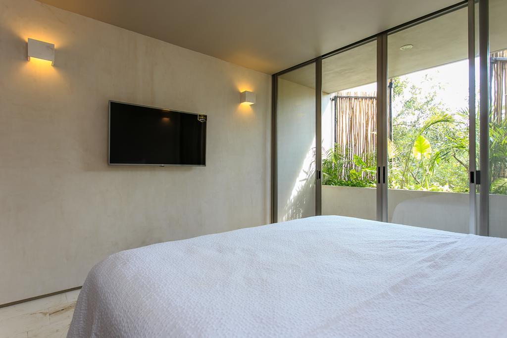 Eco-Chic Design Condos Wrapped In Nature'S Elements By Stella Rentals تولوم الغرفة الصورة